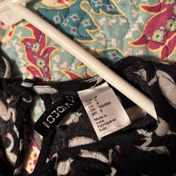 H&M Top - Picture 2 of 3